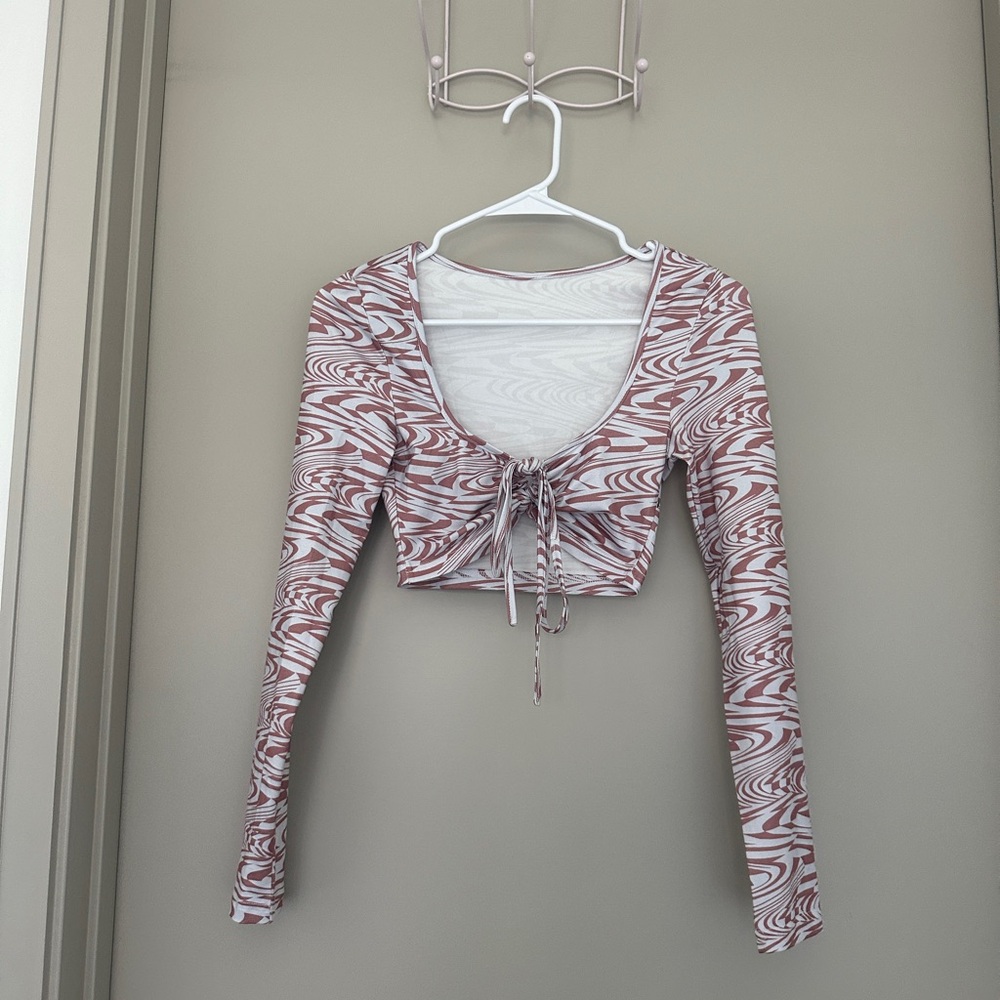 SHEIN pink and white patterned long sleeve crop top